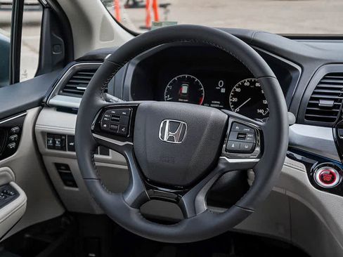 New 2026 Honda Odyssey Touring image 17