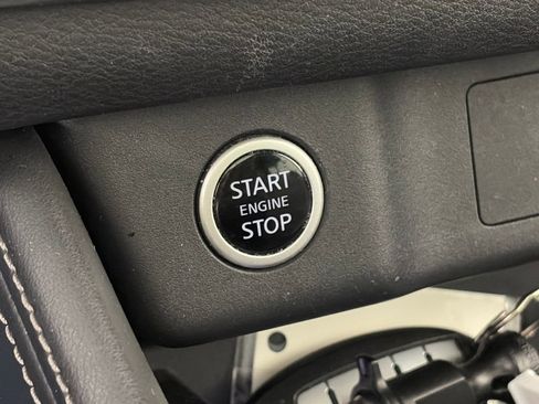 Used 2022 Nissan Rogue Platinum w/ Head-Up Display Package image 22