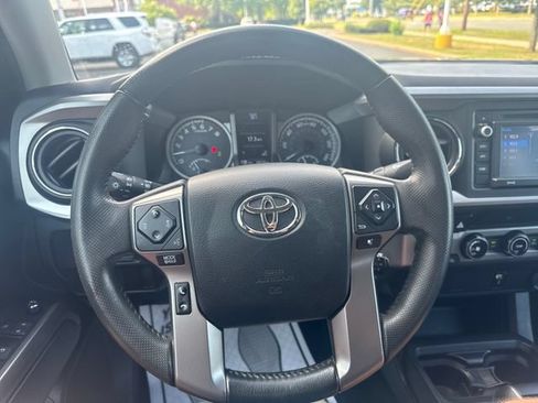 Used 2017 Toyota Tacoma SR5 w/ Tow Package AWD/4WD image 16
