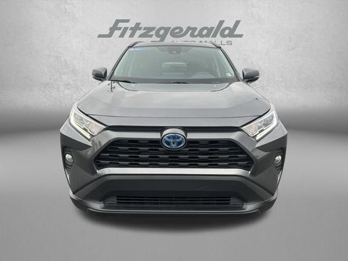 Used 2021 Toyota RAV4 XLE w/ Convenience Package image 2