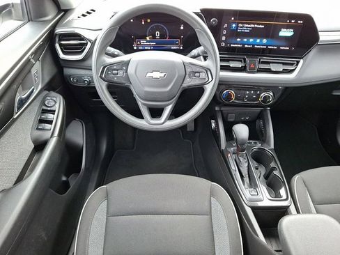 Used 2025 Chevrolet TrailBlazer LT image 13
