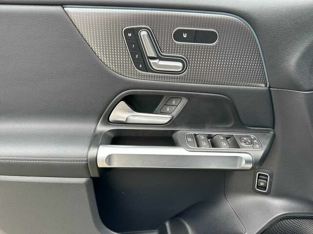 Certified 2023 Mercedes-Benz EQB 300 4MATIC w/ Exclusive Package image 11