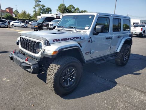 Used 2024 Jeep Wrangler Unlimited Rubicon image 2