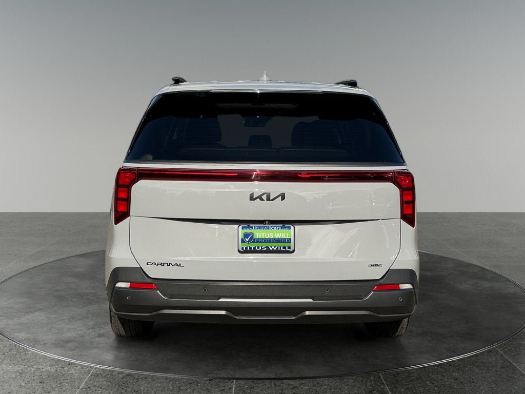 Used 2025 Kia Carnival SX w/ SX Dark Edition Package FWD image 9