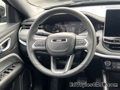 Used 2023 Jeep Compass Sport image 29