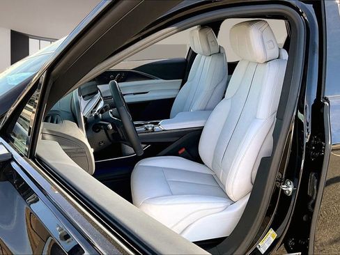 New 2026 Cadillac Lyriq Sport image 9