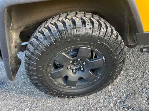 Used 2007 Toyota FJ Cruiser 4WD image 37