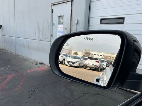 Used 2025 Jeep Compass Trailhawk w/ Trailer Tow Group image 18