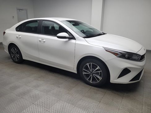 Used 2023 Kia Forte LXS w/ LXS Technology Package FWD image 11