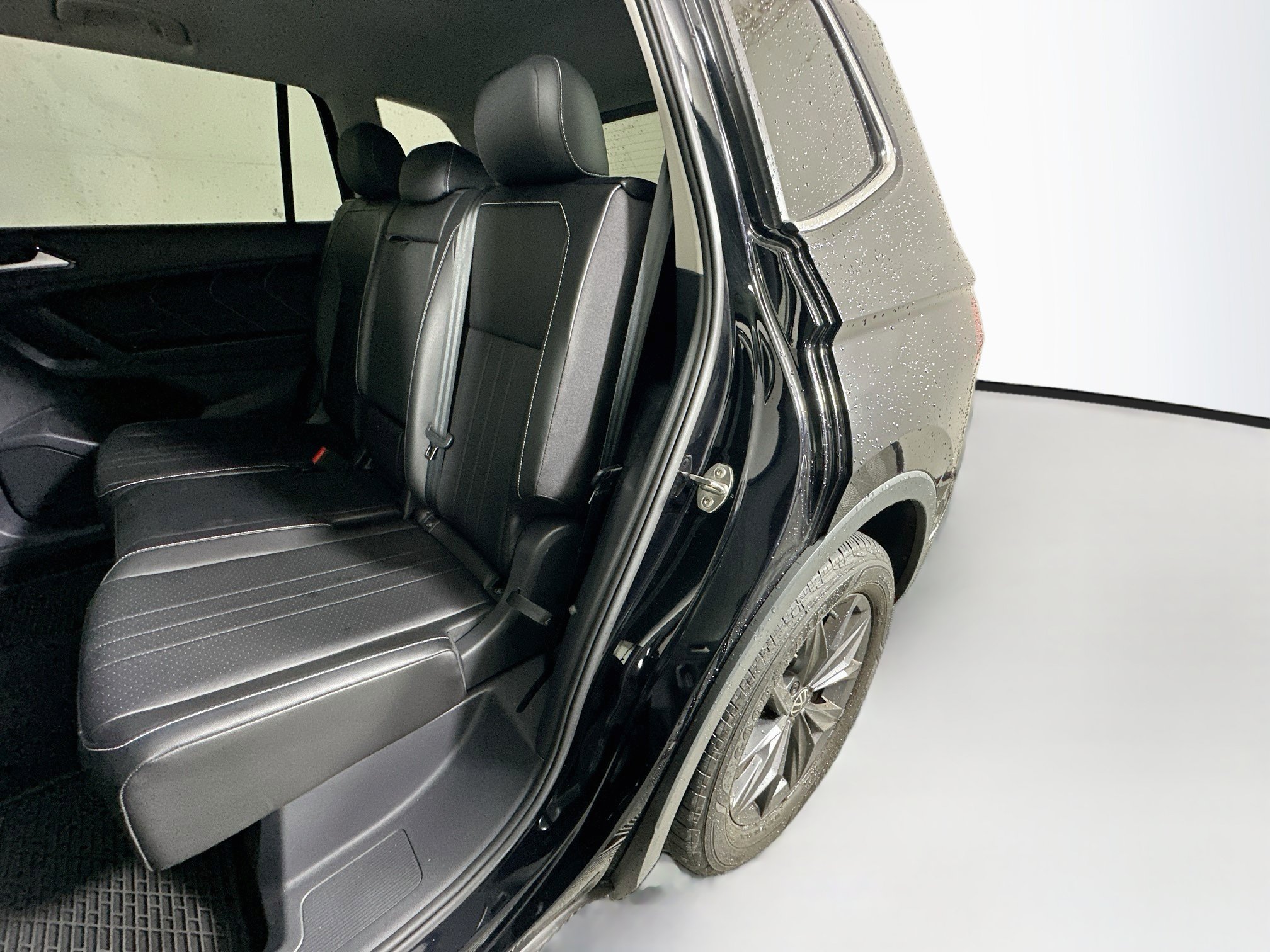 Used 2023 Volkswagen Tiguan SE FWD image 26