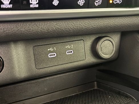Used 2024 Nissan Rogue SV FWD image 28