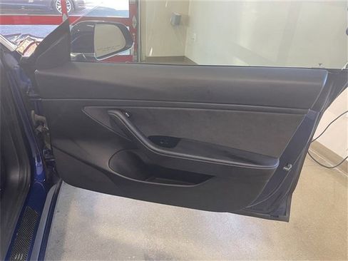 Used 2020 Tesla Model 3 Long Range image 17