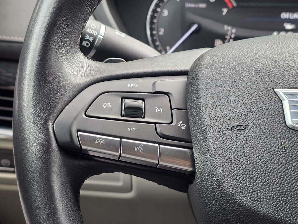 Used 2023 Cadillac XT4 Premium Luxury FWD image 26
