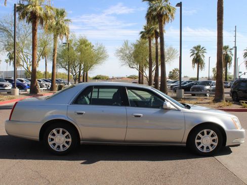 Used 2008 Cadillac DTS FWD image 7