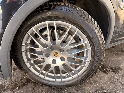 Used 2015 Porsche Cayenne S image 47