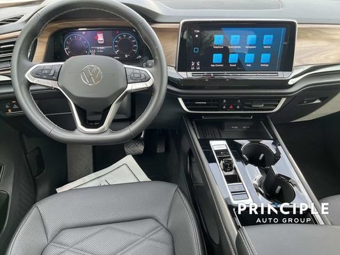 Used 2026 Volkswagen Atlas SE FWD image 32