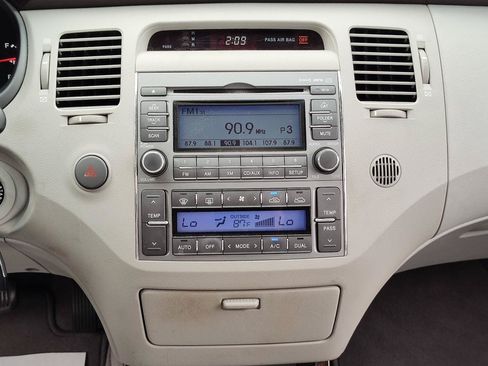 Used 2009 Hyundai Azera GLS w/ Premium Pkg 2 FWD image 17