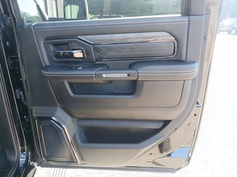 New 2026 RAM 3500 Limited AWD/4WD image 31