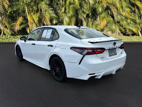 Used 2022 Toyota Camry SE FWD image 7