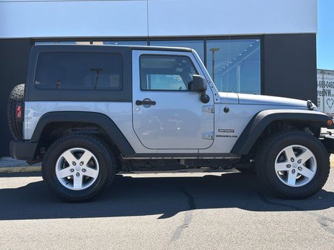 Used 2013 Jeep Wrangler Sport AWD/4WD image 3