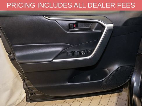 Used 2025 Toyota RAV4 LE AWD/4WD image 10