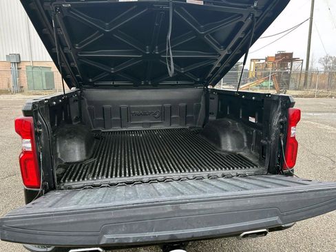 Used 2021 Chevrolet Silverado 1500 Custom w/ LPO, Dark Essentials Package image 10