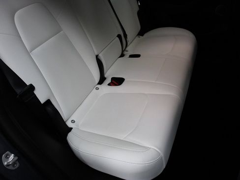 Used 2023 Tesla Model Y Long Range image 40