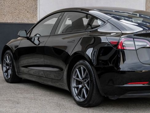 Used 2023 Tesla Model 3 Standard Range image 17