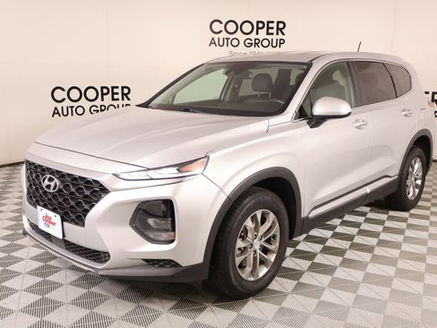 Used 2019 Hyundai Santa Fe SE image 9