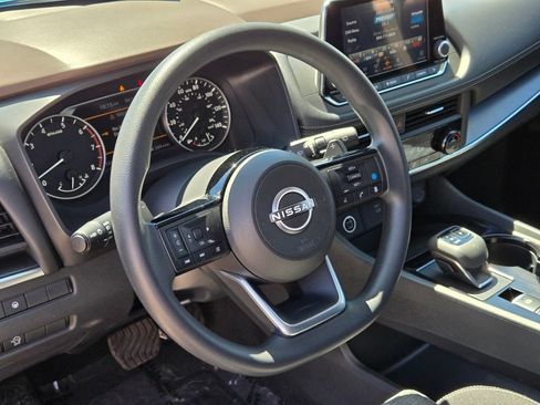 Certified 2023 Nissan Rogue SV FWD image 23