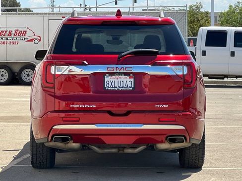 Used 2022 GMC Acadia Denali w/ Denali Ultimate Package AWD/4WD image 6