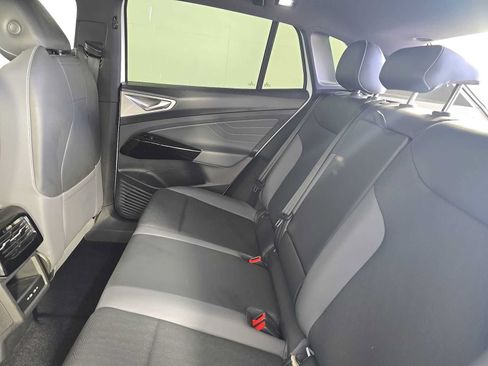 Used 2023 Volkswagen ID.4 Pro S RWD image 9