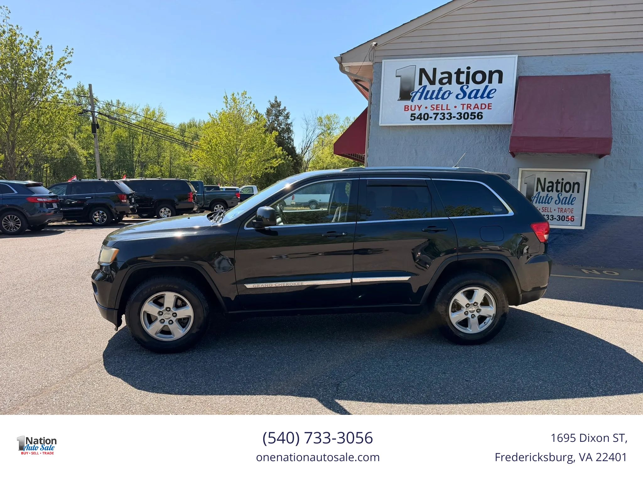 Used 2011 Jeep Grand Cherokee Laredo AWD/4WD image 3