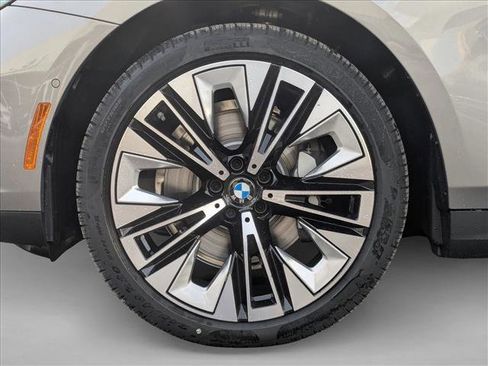 New 2026 BMW 530i xDrive w/ Premium Package image 10