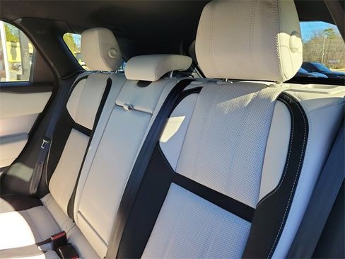 Used 2018 Land Rover Range Rover Velar R-Dynamic SE image 10