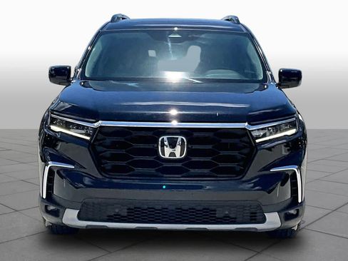 Used 2024 Honda Pilot Touring image 4