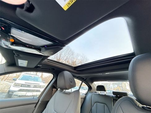 Used 2021 BMW 330i xDrive Sedan w/ Convenience Package image 16