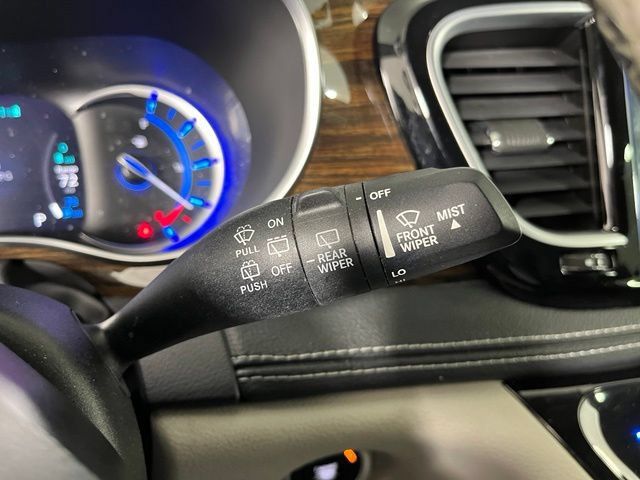Used 2021 Chrysler Pacifica Limited FWD image 23