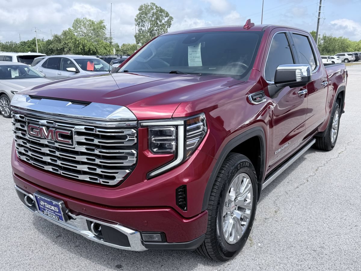 Used 2023 GMC Sierra 1500 Denali w/ Denali Carbonpro Edition AWD/4WD image 1