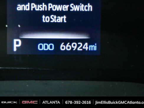 Used 2024 Toyota Sienna XLE FWD image 8