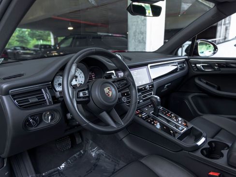 Certified 2023 Porsche Macan Turbo AWD/4WD image 4