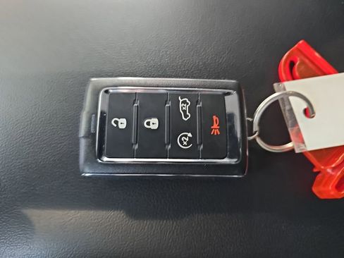 Used 2023 Jeep Grand Cherokee Limited w/ Black Appearance Package image 34