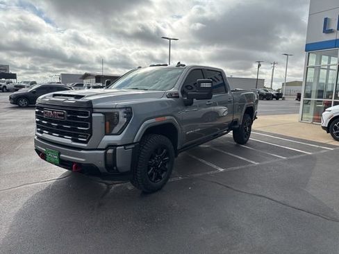 Used 2024 GMC Sierra 2500 AT4 w/ AT4 Premium Plus Package image 4