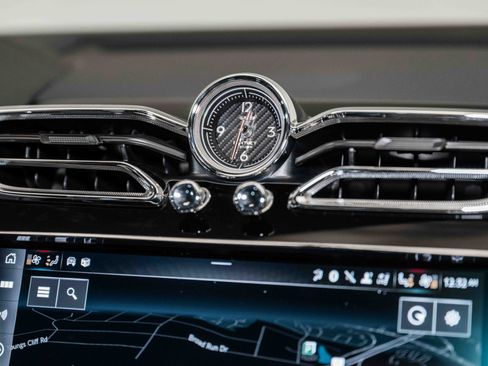 Certified 2024 Bentley Bentayga AWD/4WD image 31
