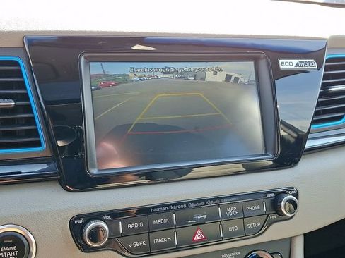 Used 2017 Kia Niro Touring w/ Advanced Technology Package FWD image 18