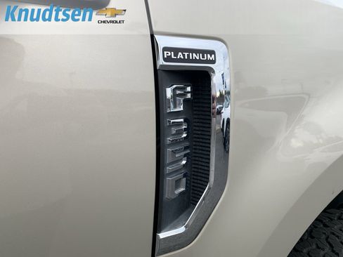 Used 2018 Ford F350 Platinum w/ Platinum Ultimate Package AWD/4WD image 9