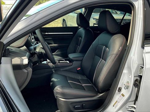 New 2025 Nissan Altima 2.5 SR image 15