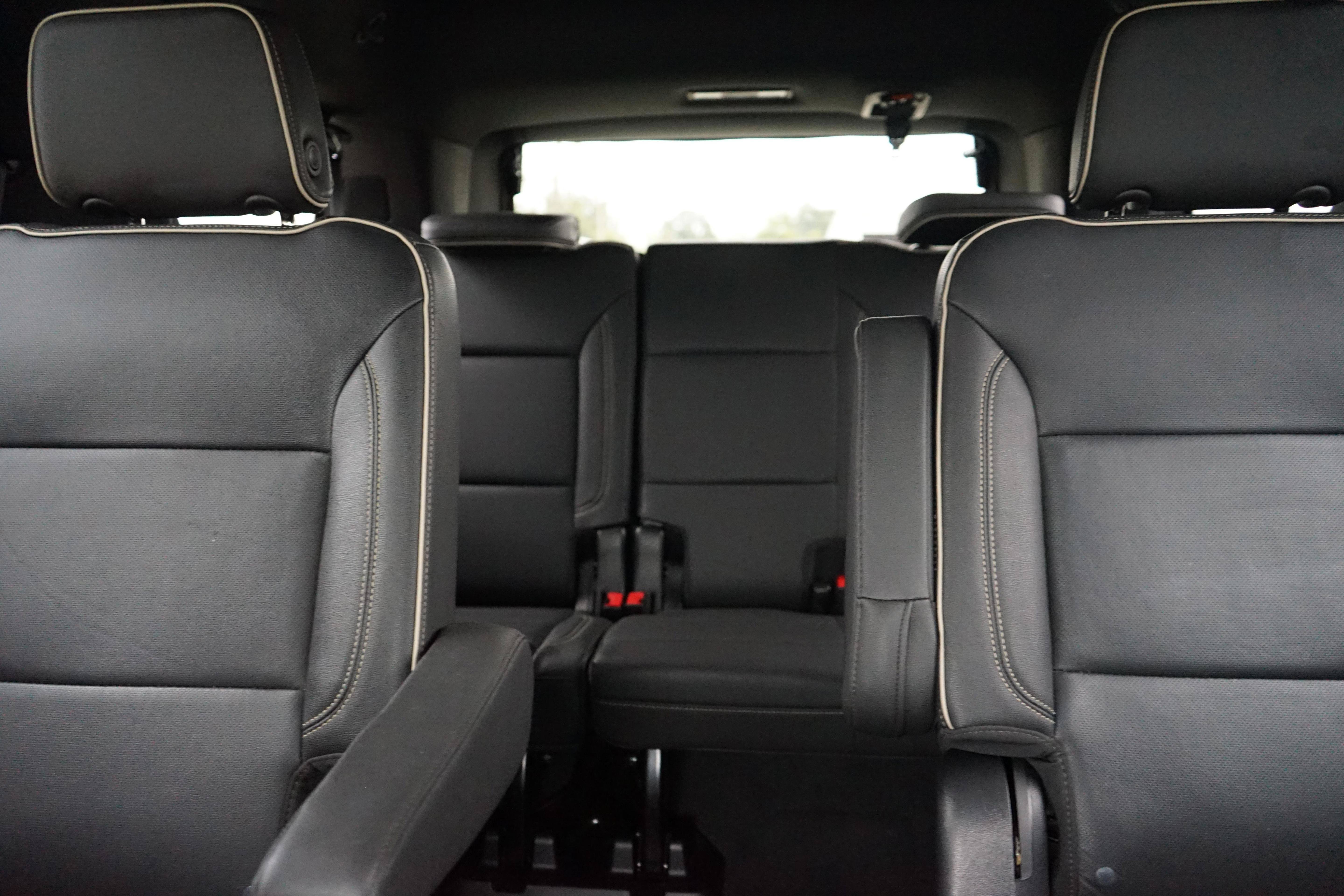Used 2023 GMC Yukon SLT w/ SLT Premium Package AWD/4WD image 18