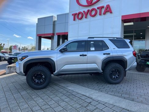 New 2026 Toyota 4Runner SR5 image 3