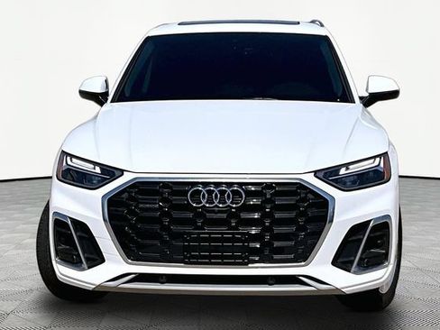 Used 2023 Audi Q5 2.0T Premium Plus w/ Premium Plus Package AWD/4WD image 3